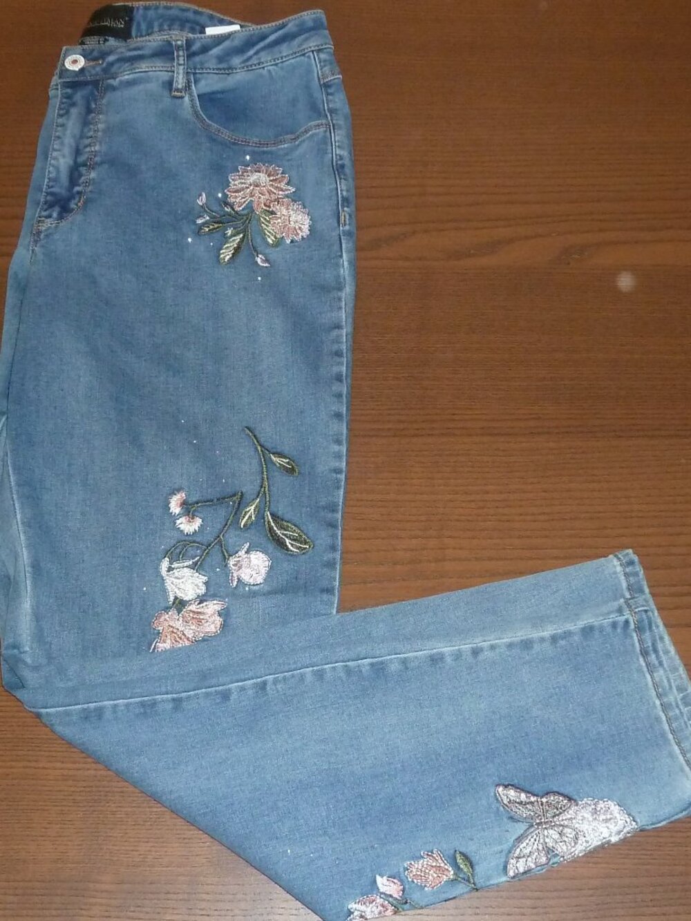 Frank Lyman Floral Embroidered Light Blue Jeans Flower Detail
